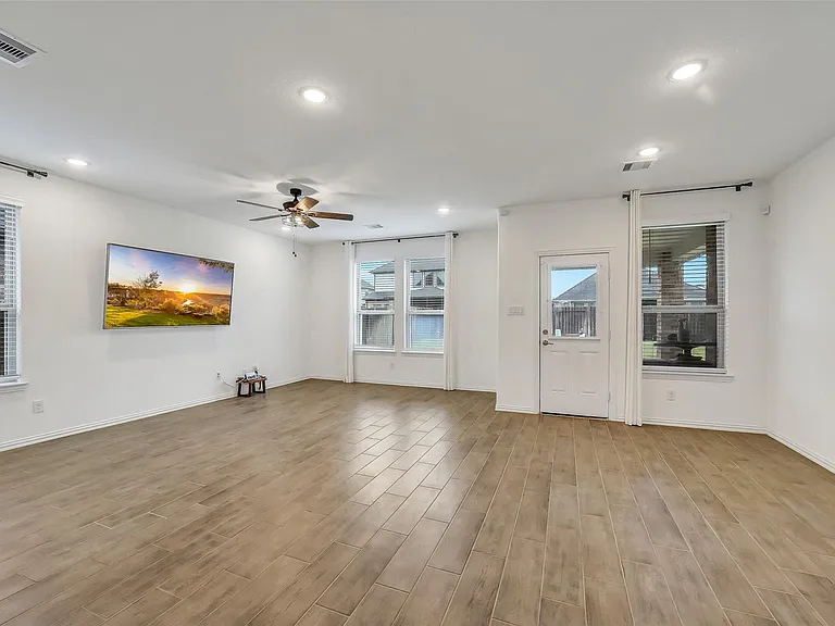 31618 Donoso Dr — Photo 10