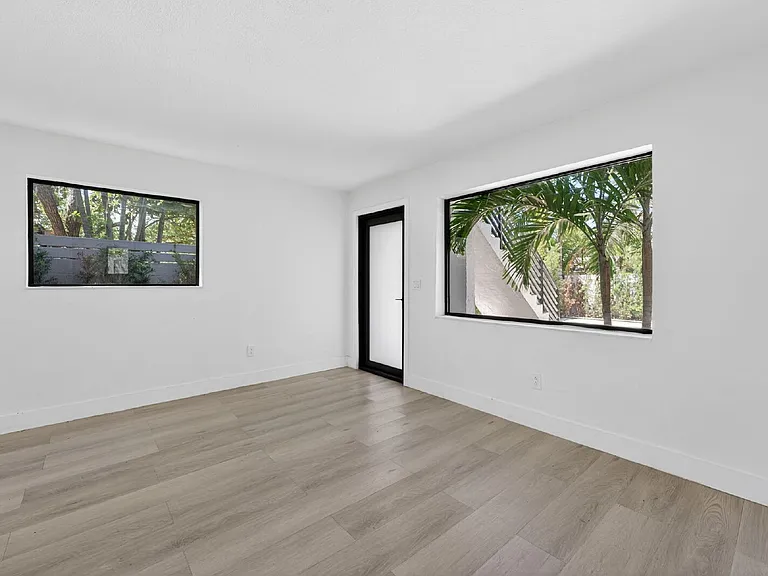 37 NW 59th St #4 — Photo 9