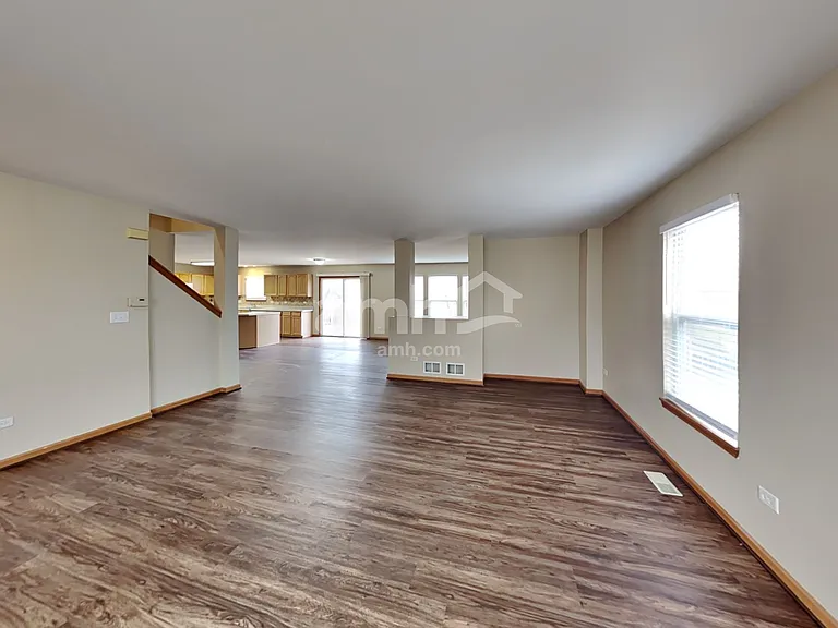 3229 Kenilworth Ln — Photo 4