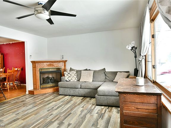 5th image of 5913 Louise Dr NW