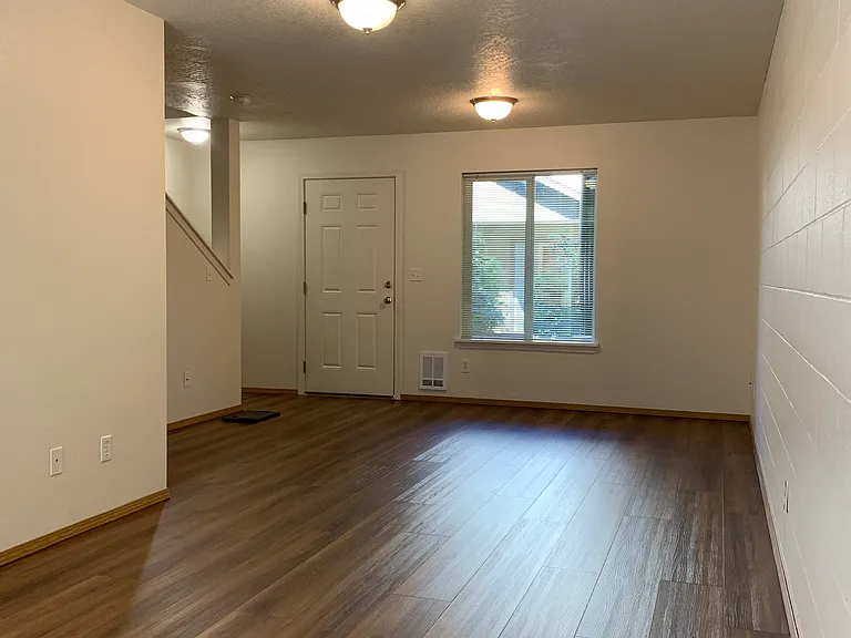 436 Holbrook Ln #C — Photo 7