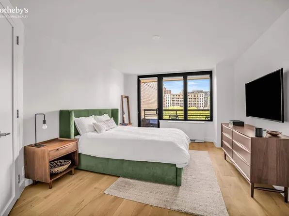 330 East 38th Street image 7 of 15