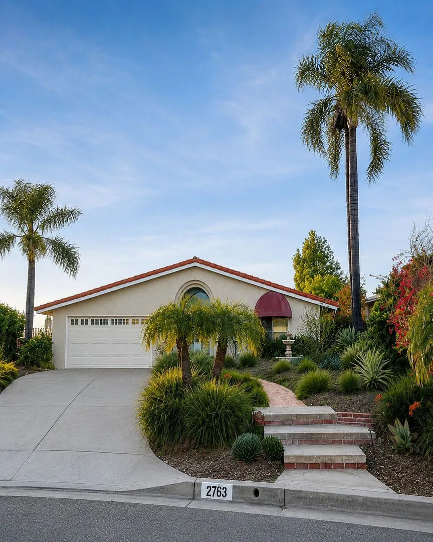 Available July 1 | Furnished 4-Bedroom Claremont Home with Office, Wi-Fi & Valley Views — Photo 2