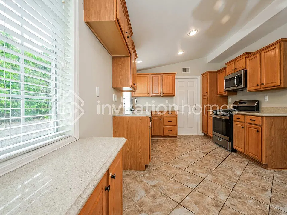 548 Galsworthy St