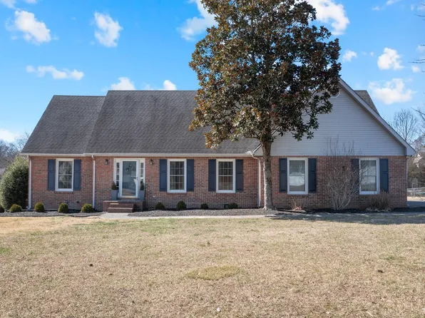 104 Safley Dr, Tullahoma, TN 37388