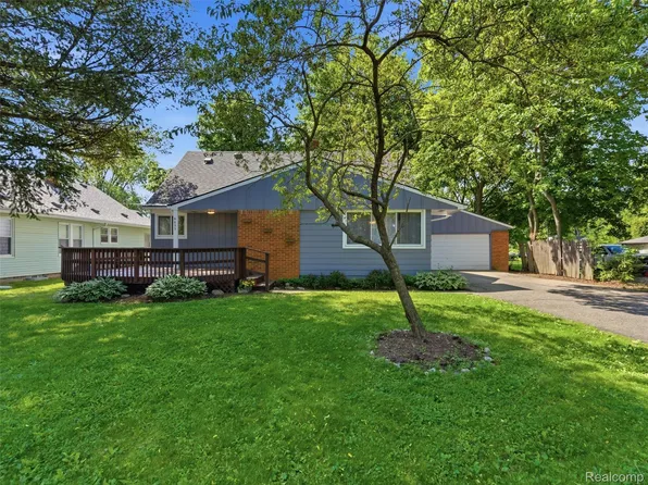 6053 Van Syckle Ave, Waterford, MI 48329