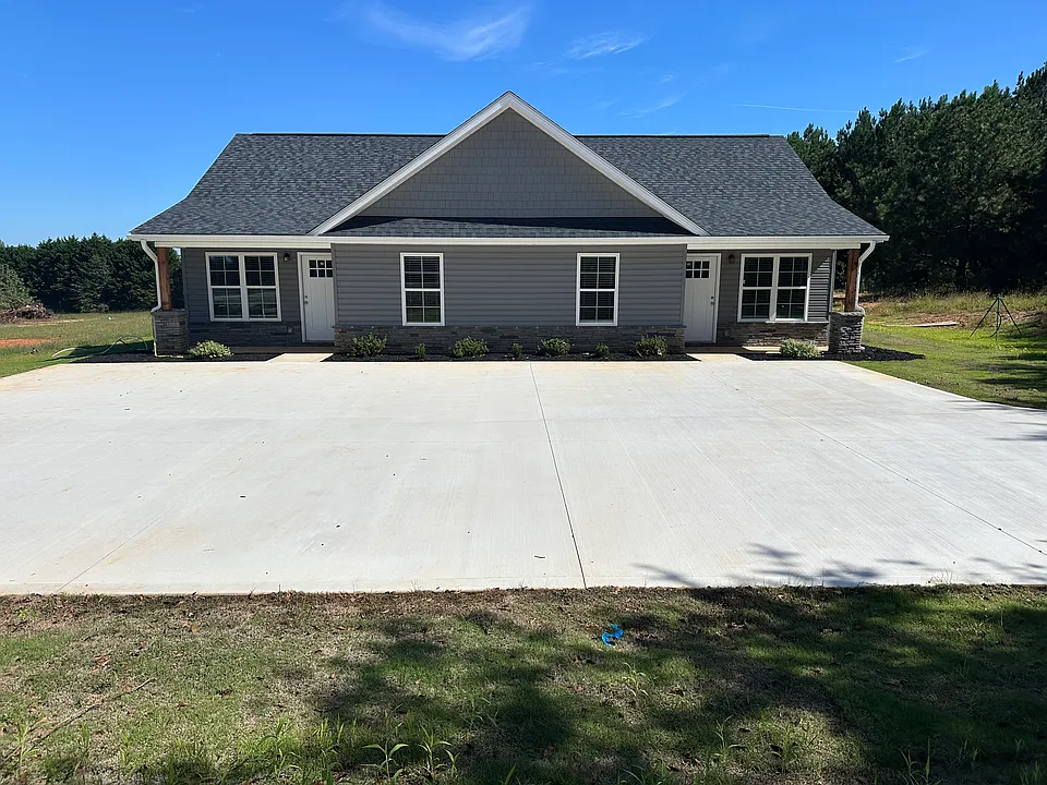7823 Moorefield Memorial Hwy