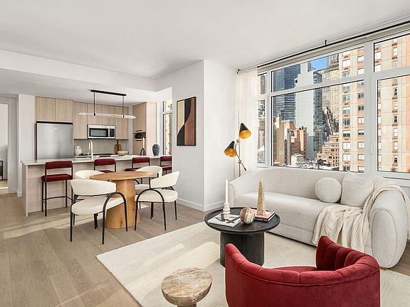 4th image of 162 E 36th St #8D