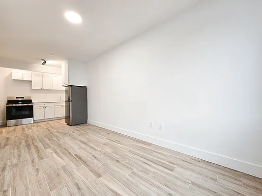 Rented by Sovereign Associates | media 15