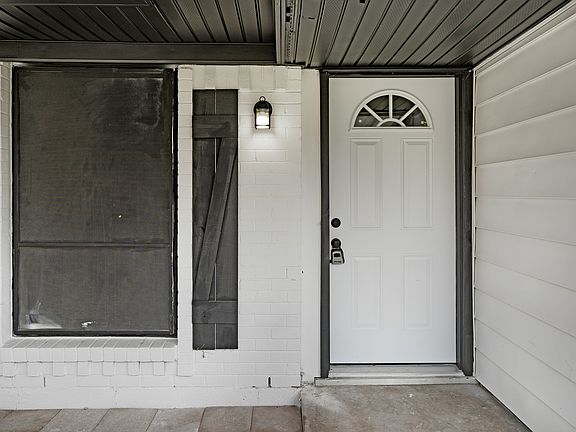 2nd image of 1211 Athens Dr
