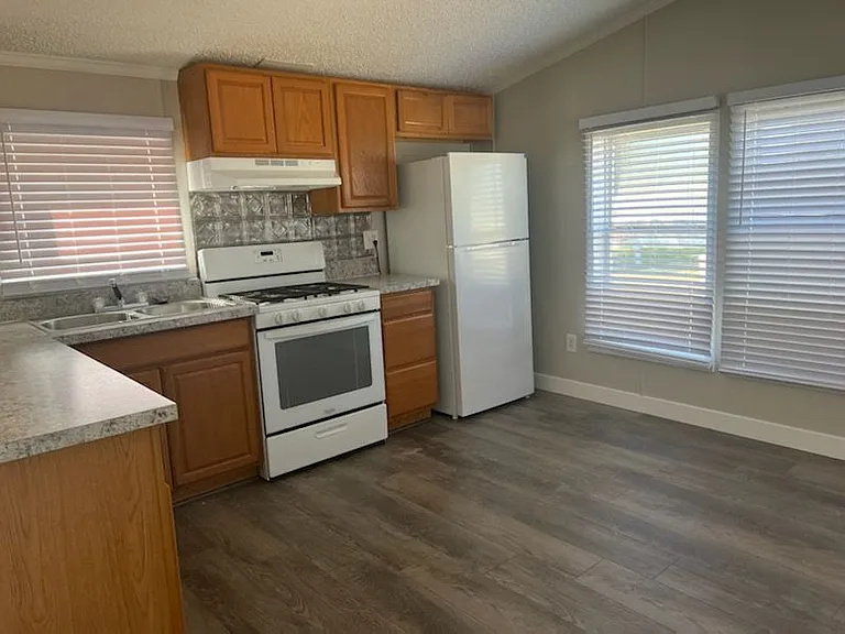 Sunrise Terrace — Photo 12