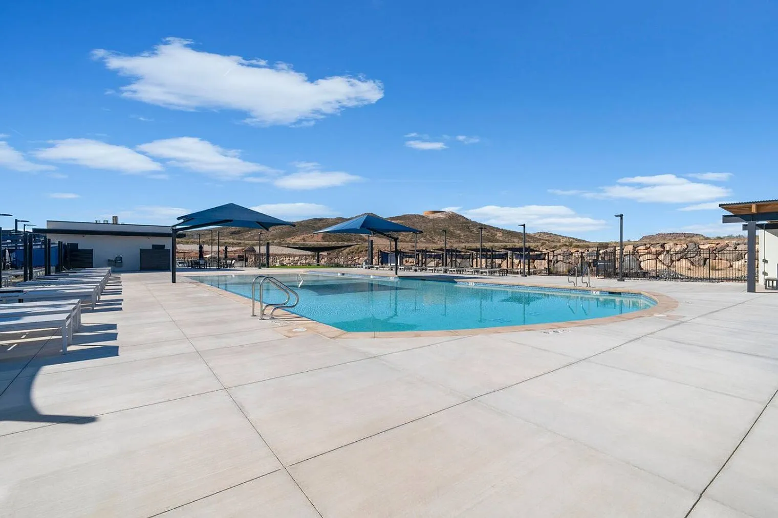 4 bed, 4.0 bath, 2077 sqft, $4,015 — Photo 2