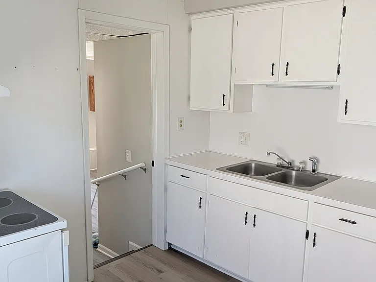 21712 Lakeview St — Photo 4