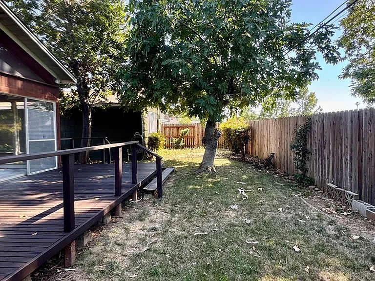 2614 Aramon Dr — Photo 53