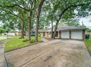 7211 Fairway Ct, Houston, TX 77088