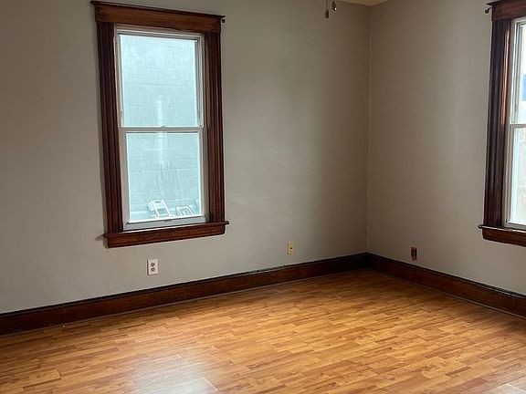3rd image of 68-70 Trinity St Floor 3