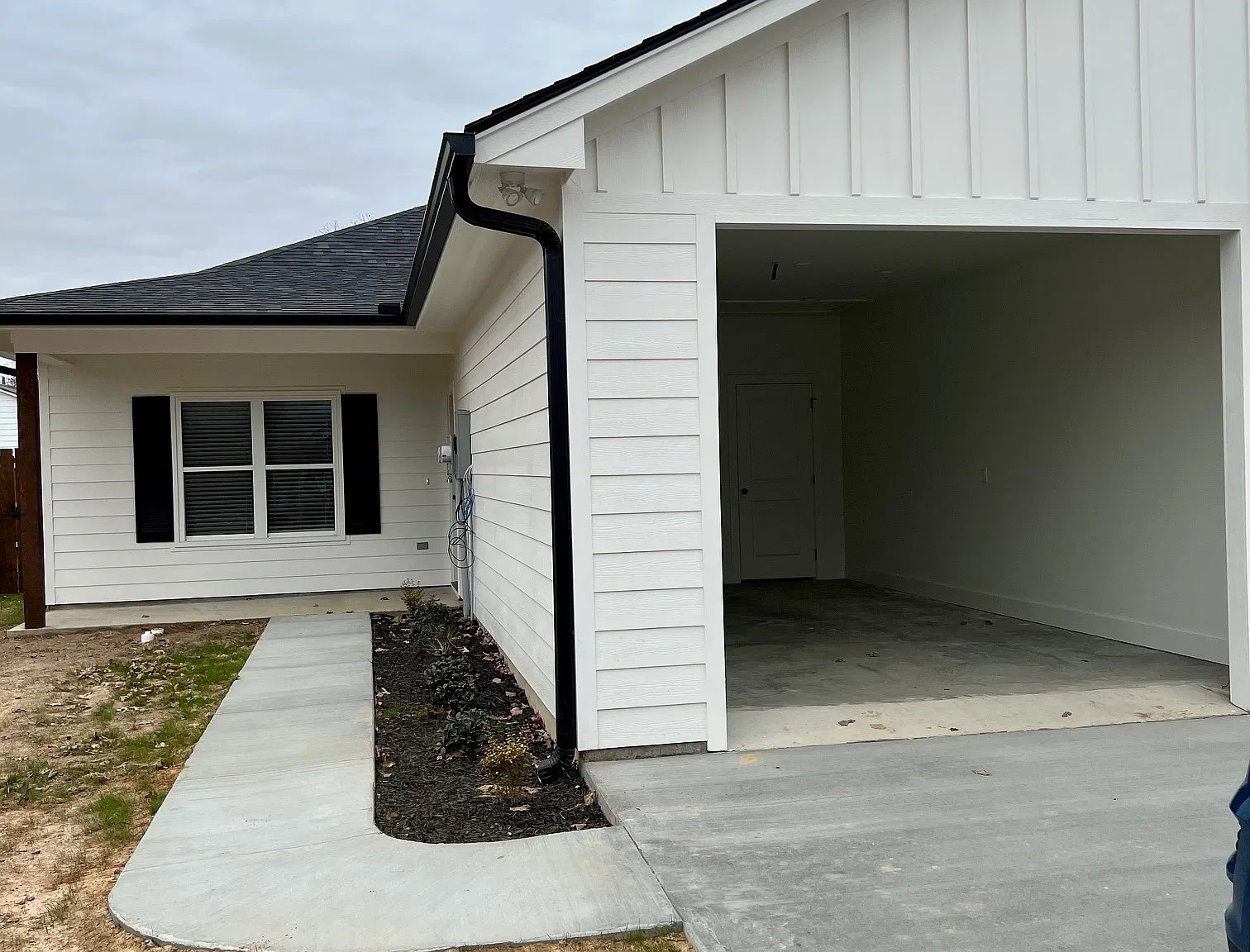 2 bed, 1200 sqft, $1,750 — Photo 1