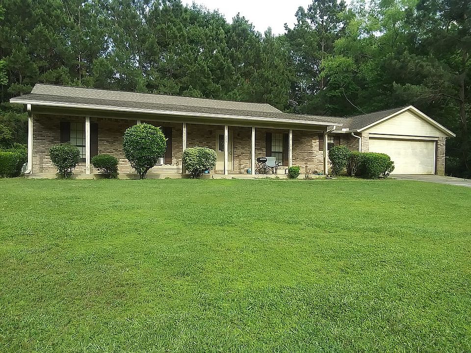 2nd image of 925 Southeast Cir