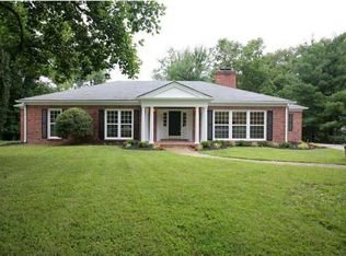 5851 Brittany Woods Cir, Louisville, KY 40222