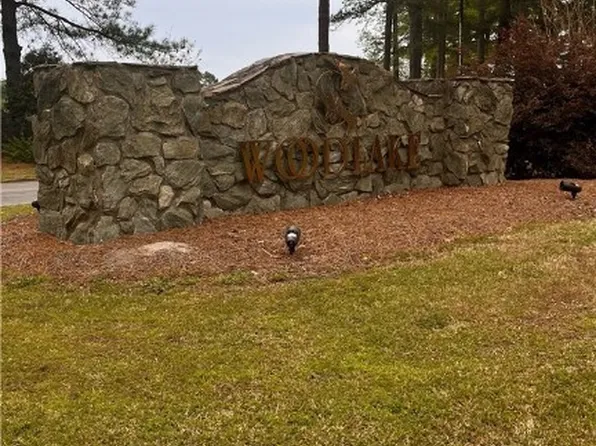 688 Wren Ln, Vass, NC 28394