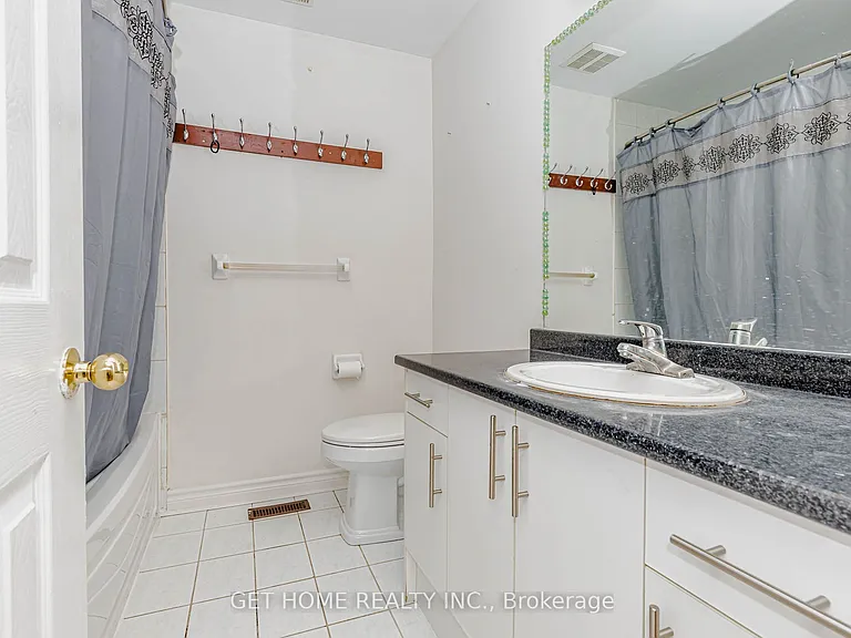 147 Foxchase Ave W — Photo 33