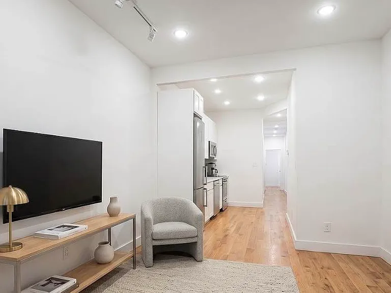 160 W 130th St #3A — Photo 2