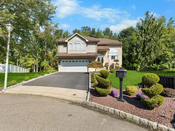 133 Winston Dr, Matawan, NJ 07747