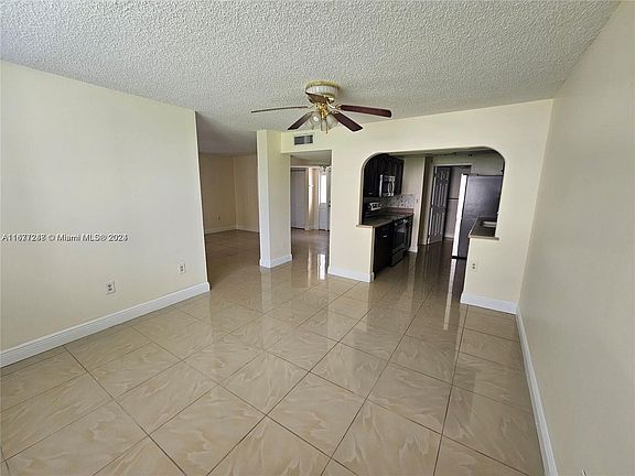 5th image of 9451 Evergreen Pl APT 109