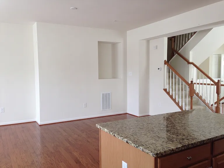 4255 Talmadge Cir — Photo 12