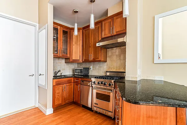 Sold by Compass | media 6
