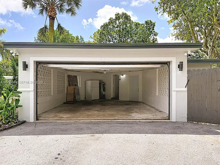 4330 SW 7th St — Photo 45