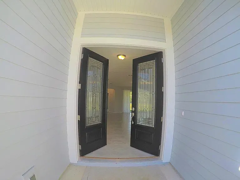 3 bed, 1718 sqft, $2,568 — Photo 4