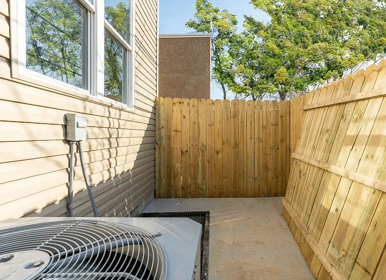 660 Brooklyn St #1 — Photo 19