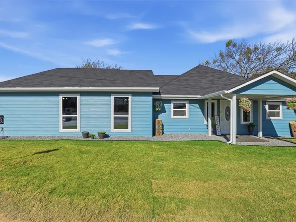 2808 Sky Harbour Dr, Granbury, TX 76049