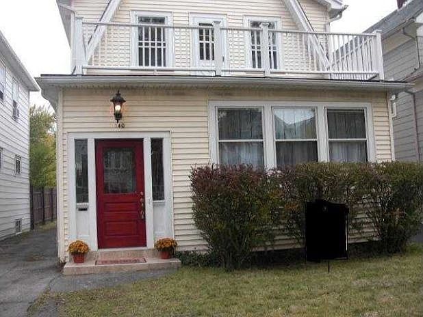 1st image of 140 Nassau Ave