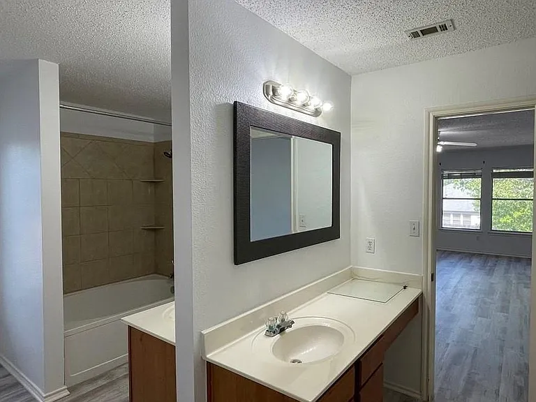 713 Catumet Dr — Photo 21
