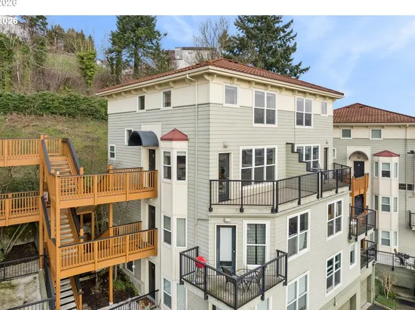 335 NW Uptown Ter APT 3A, Portland, OR 97210