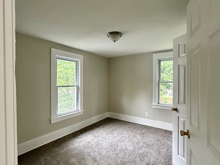 105 Cummings St — Photo 16