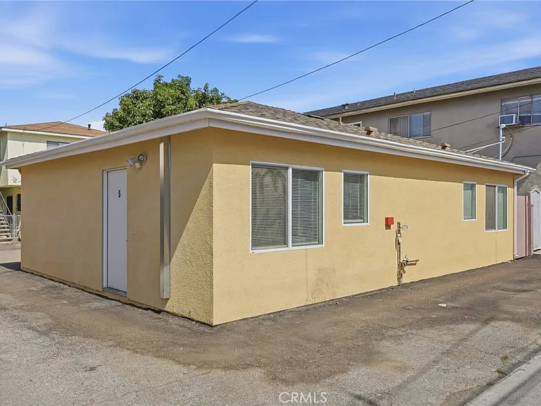 702 Walnut St #5 — Photo 2