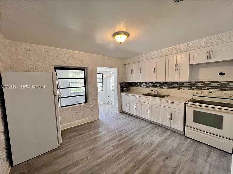 1801 NW 88th St — Photo 18