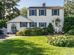 76 Earl St, Westbury, NY 11590