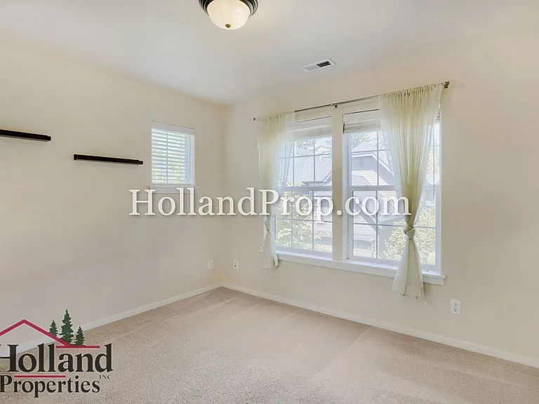 770 NE 72nd Ave — Photo 14