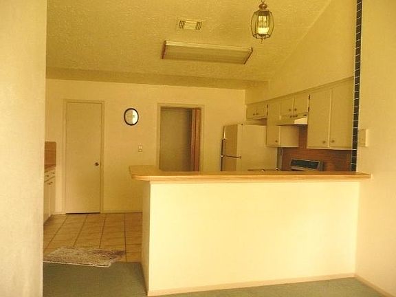 4th image of 10530 Crescent Moon Dr