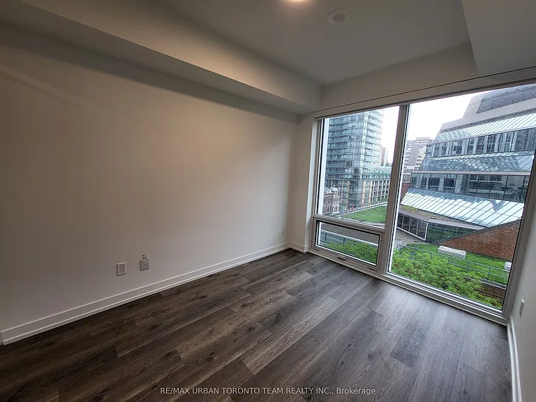 771 Yonge St #605 — Photo 7