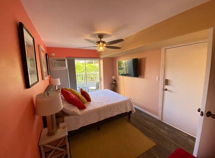 Studio, 400 sqft, $1,800 — Photo 2