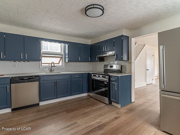 4th image of 119 Pine St