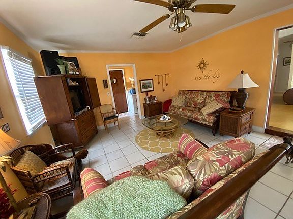5th image of 632 E Gulf Beach Dr