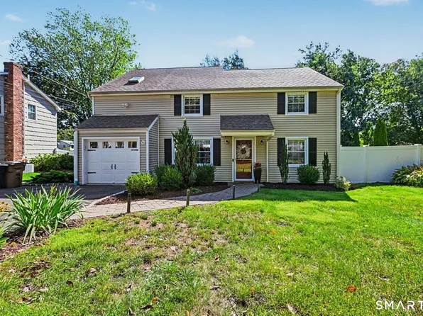 200 Woodridge Drive South, Stamford, CT 06902