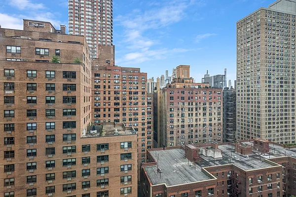 Rented by PocketBroker Inc | media 17