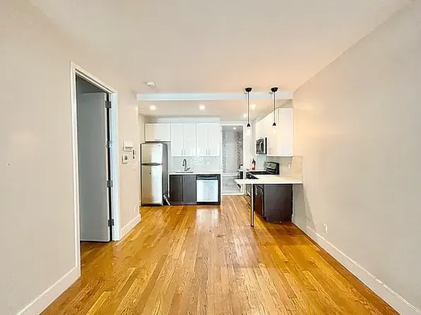 431 Grand Street image 3 of 8